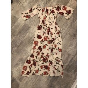 Maxi dress with shorts. Floral print.